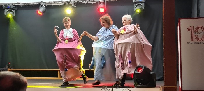 Auftritt Frau Brähler